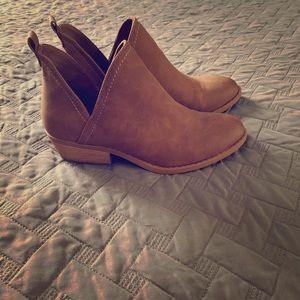Women’s Brown Bootie